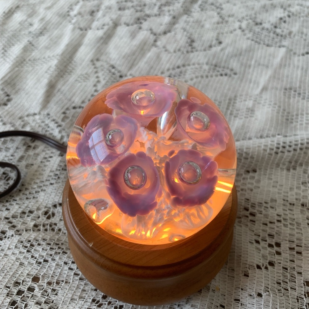 Art Glass Hand-Blown paperweight Pink Trumpet Flowers with VTG Wooden Base Lamp